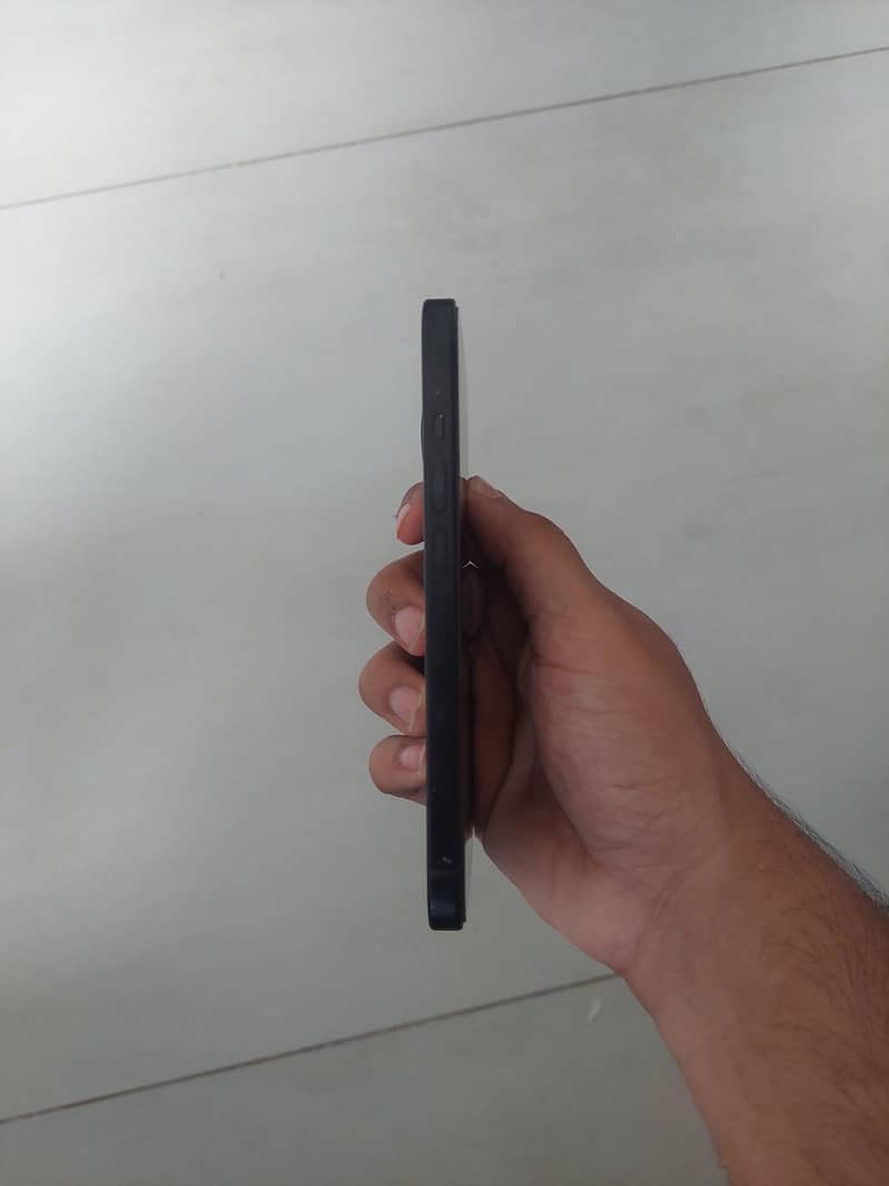Apple iPhone 15 3