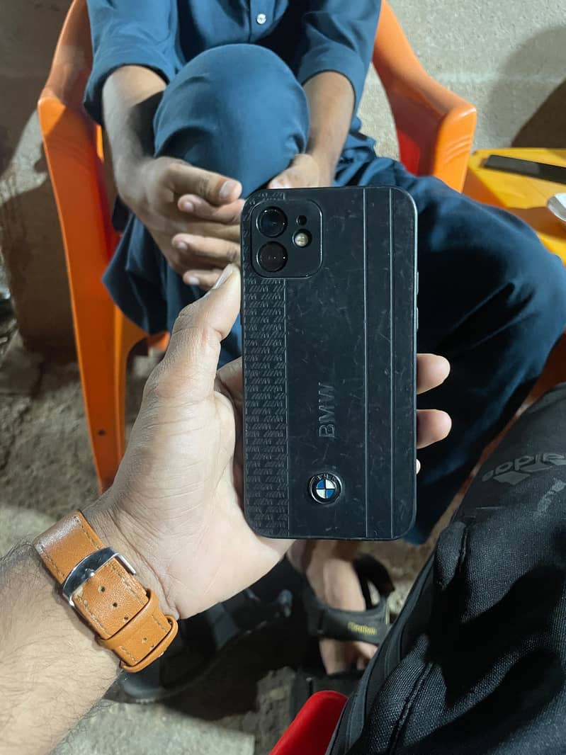 Apple iPhone 12 1
