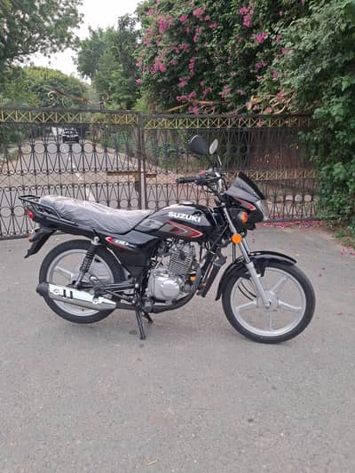 Suzuki GD-110s 2024 model 10/10 condition like new crash guard
