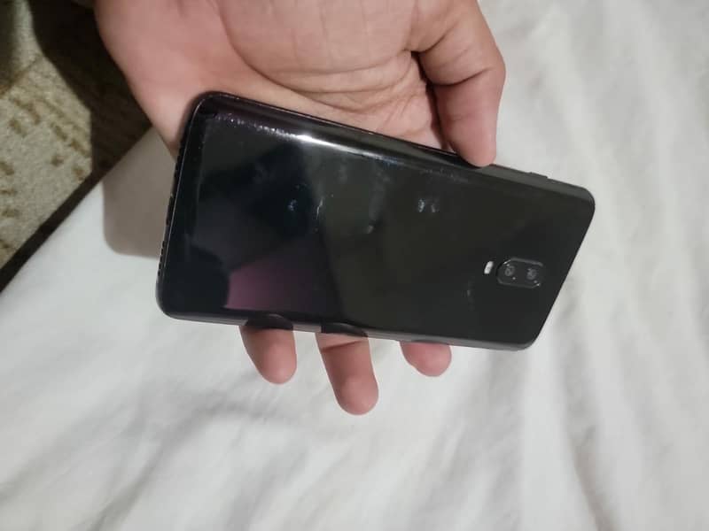 One Plus 6T 4