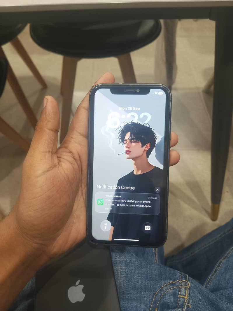 Apple iPhone 11 4