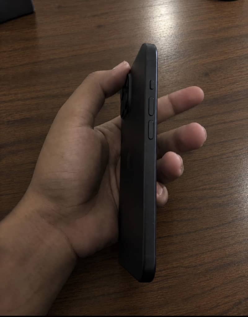 Apple iPhone 15 2