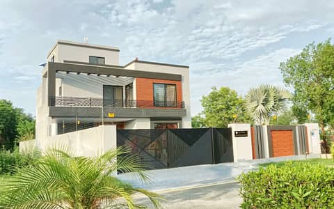10 MARLA ONGROUND PLOT WALKING DISTANCE FROM BAHRIA TOWN AVAILABLE FOR SALE WITH ALL DUES PAID