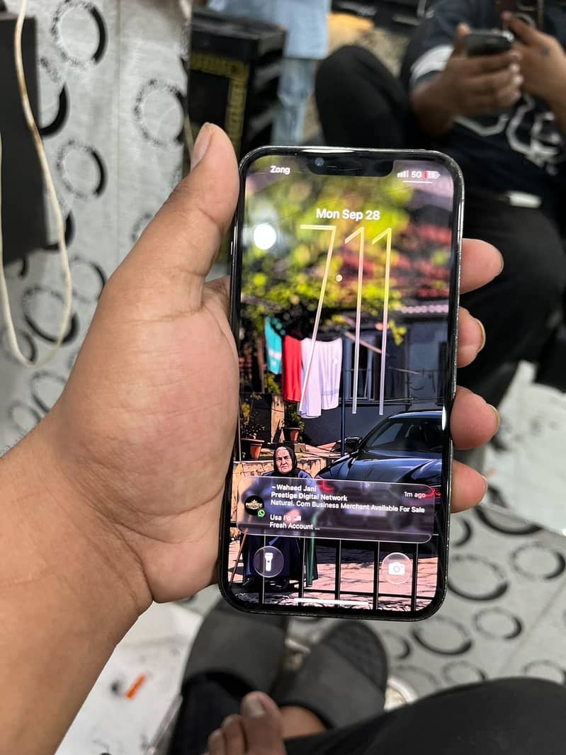 Apple iPhone 13 Pro 1