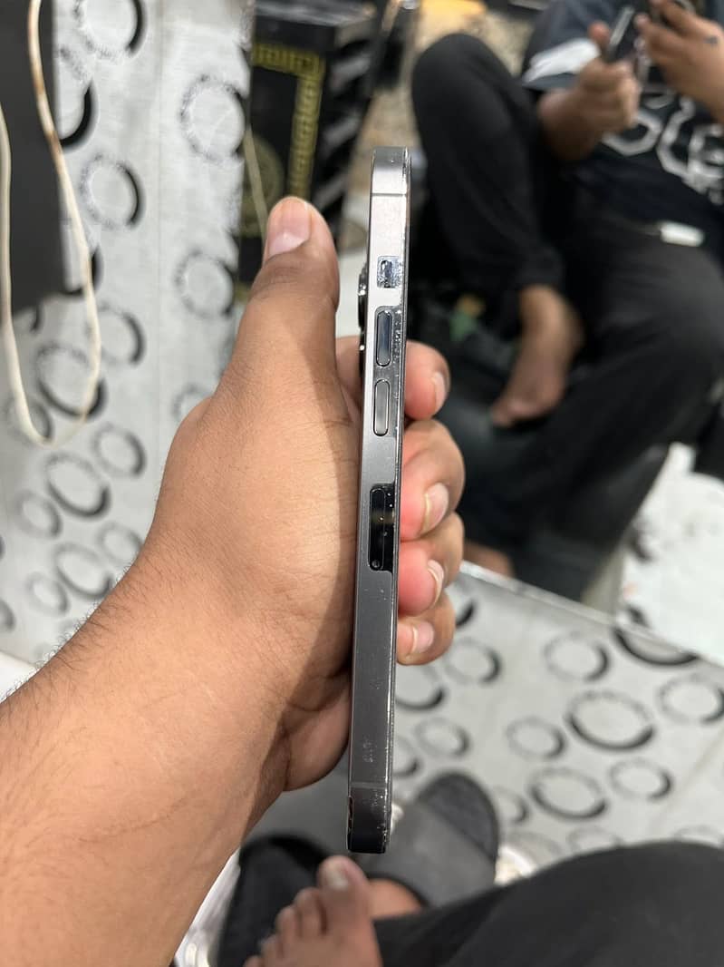 Apple iPhone 13 Pro 6