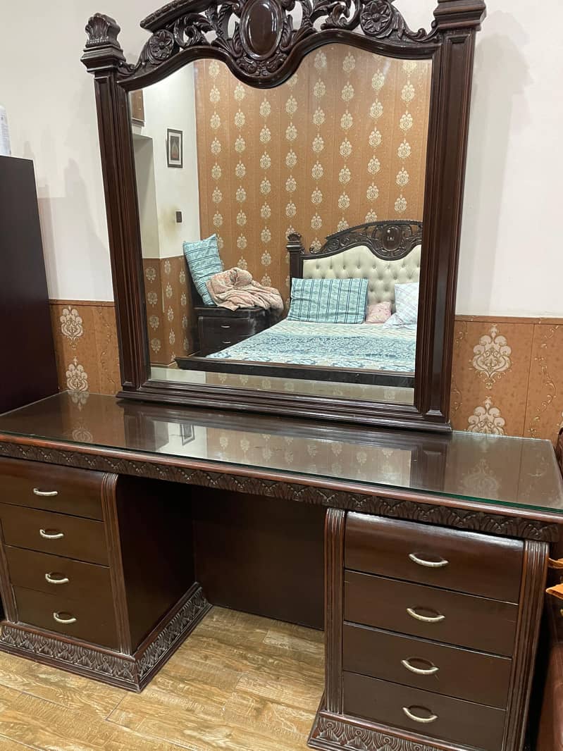 dressing table 2