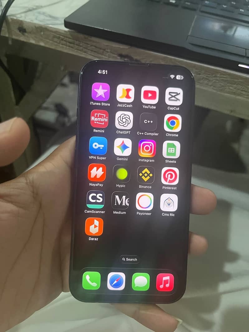 Apple iPhone 13 5