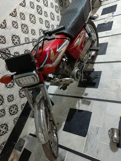 Honda 125 model 2016 good condition. 03125823532