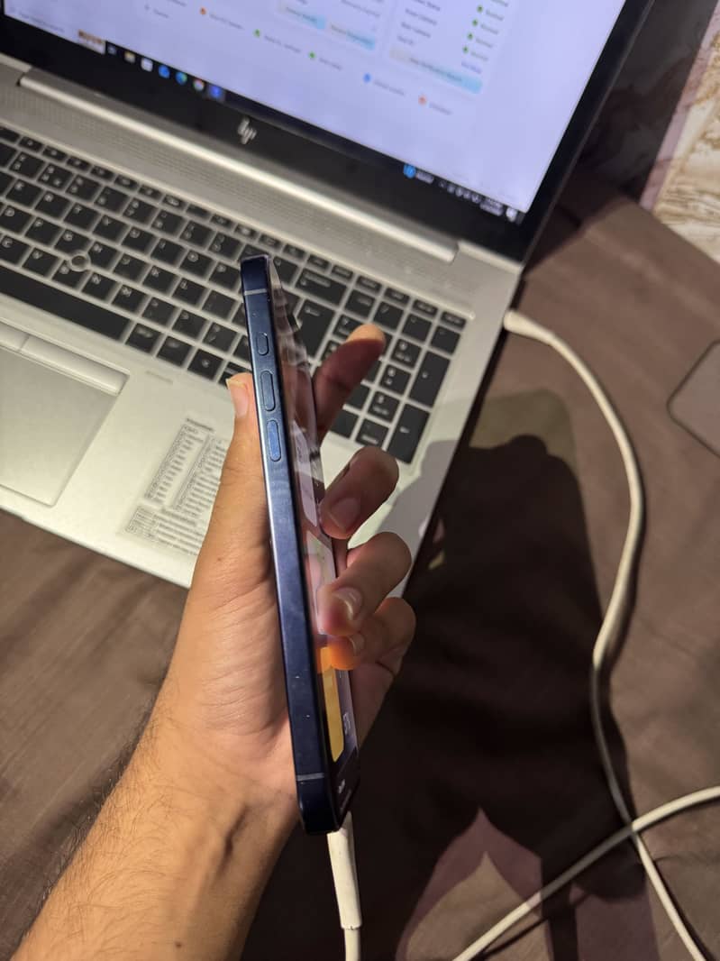 Apple iPhone 15 Pro Max 1