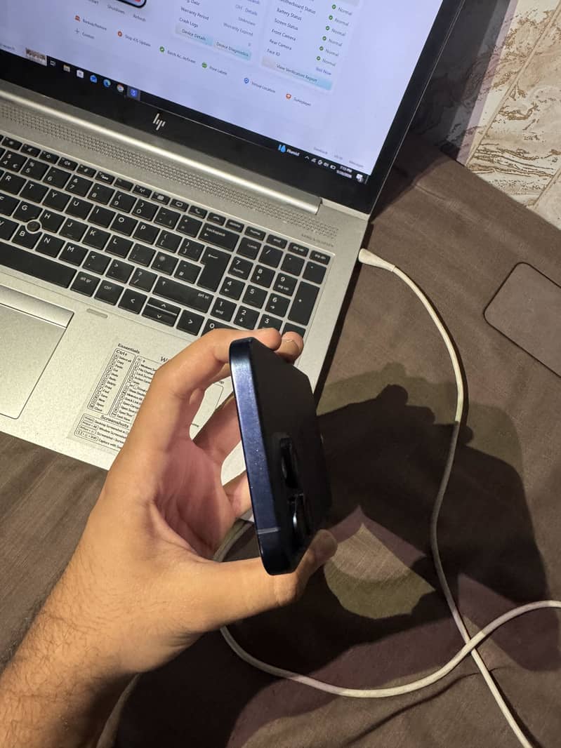 Apple iPhone 15 Pro Max 2