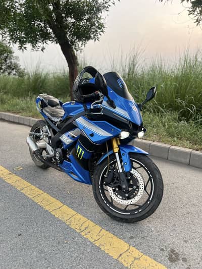 Yamaha R1