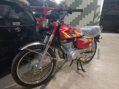 125 2026 model with havy tracker