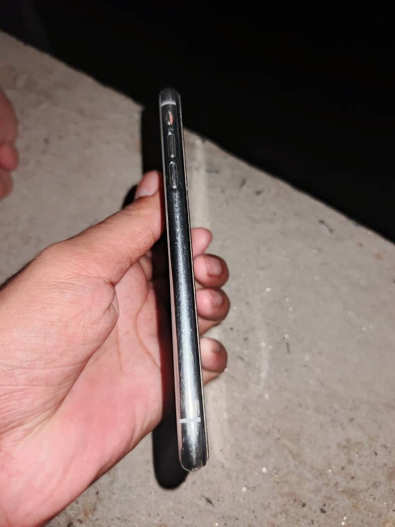 Apple iPhone X 3