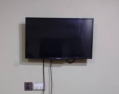 32' ecostar television (not smart)