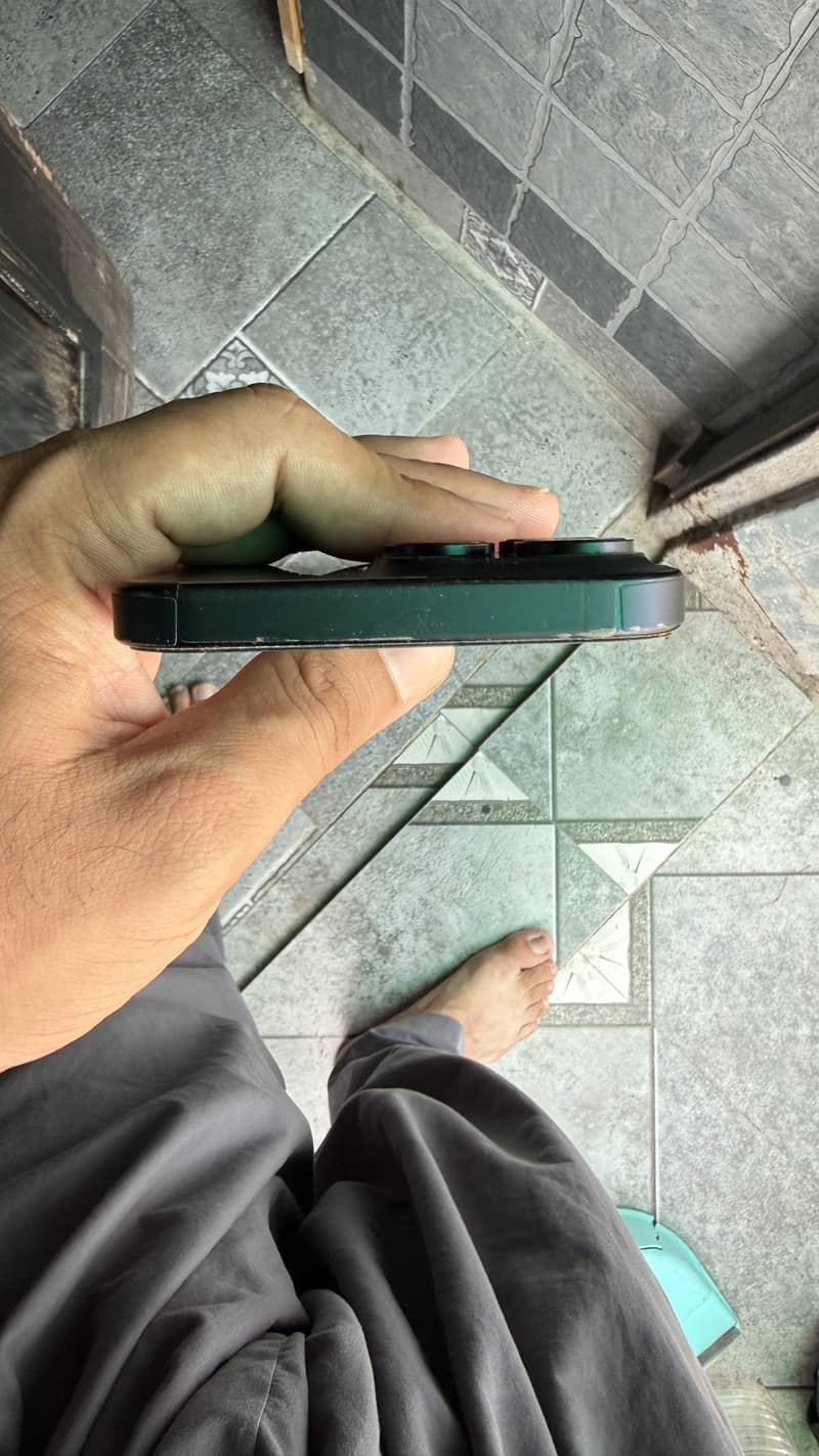 Apple iPhone 15 Pro Max 1