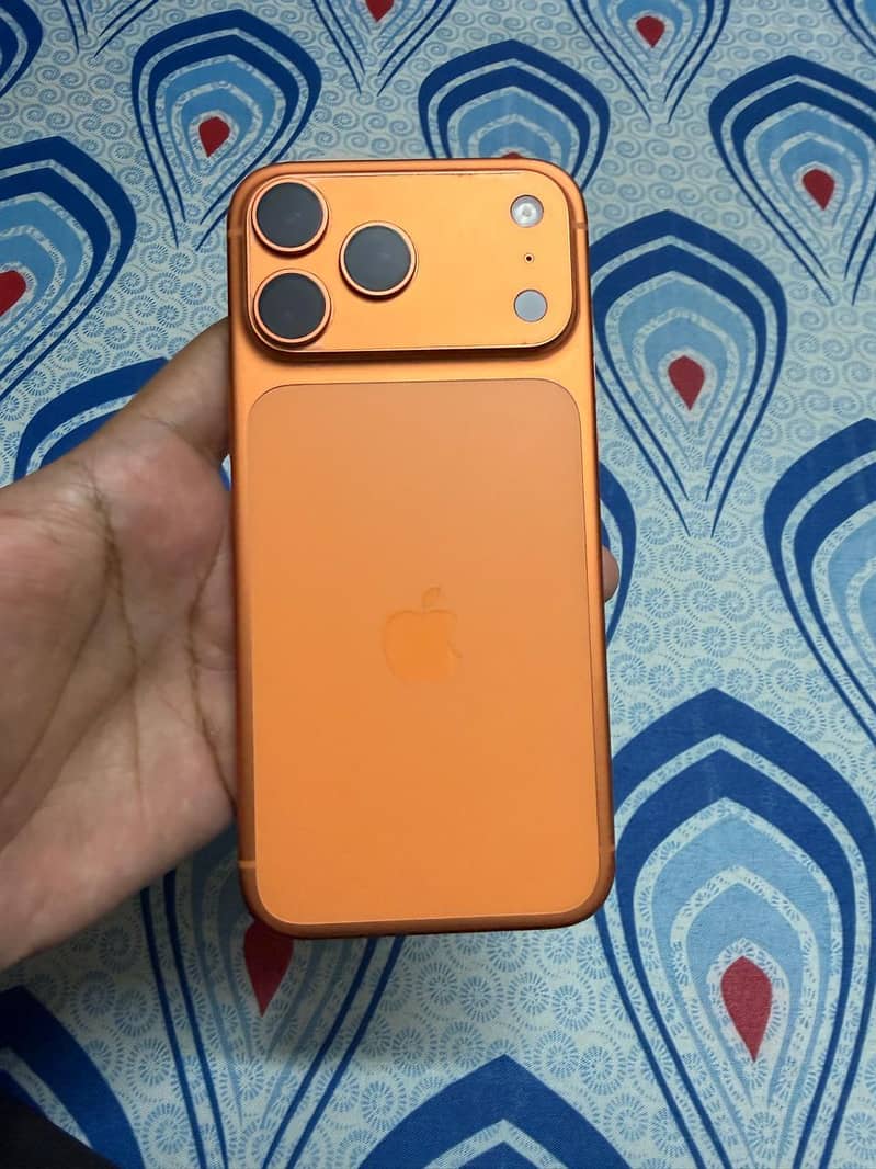 Apple iPhone 17 Pro Max 4