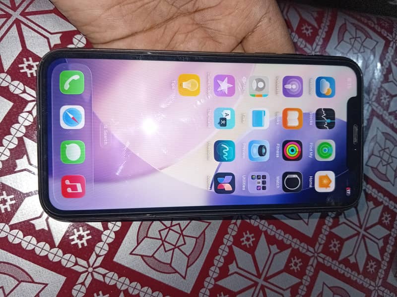 Apple iPhone 11 4