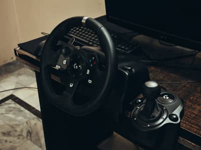Logitech G920 with shifter neat and clean