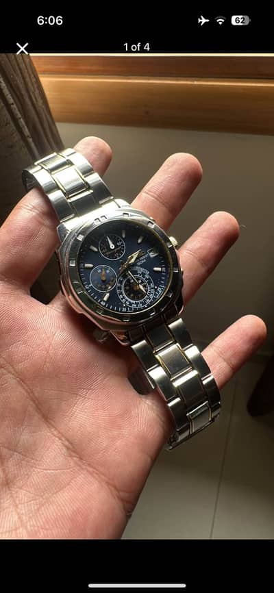 Seiko chronograph  blue dial v657-9020
