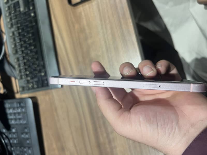 iPhone 15 plus 5
