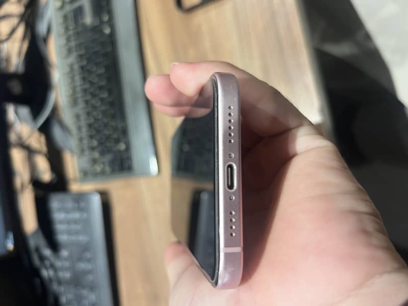 iPhone 15 plus 6