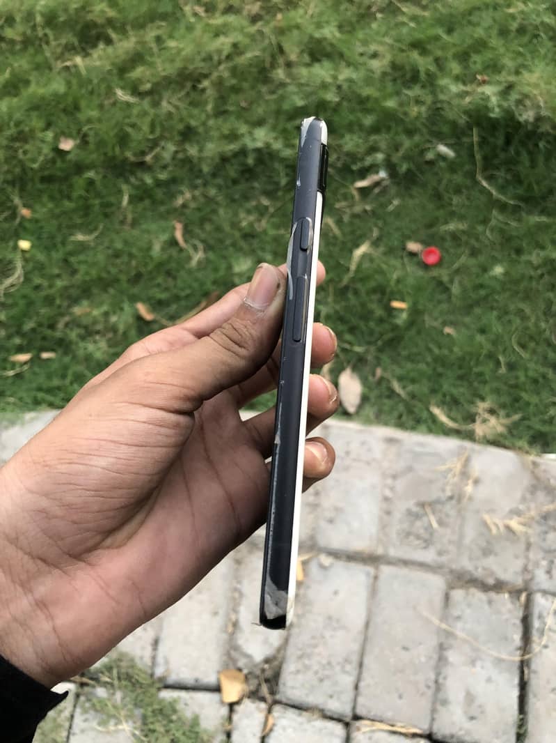 Google Pixel 6a 12