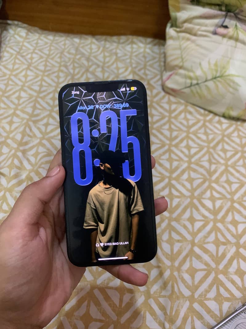 Apple iPhone 13 9
