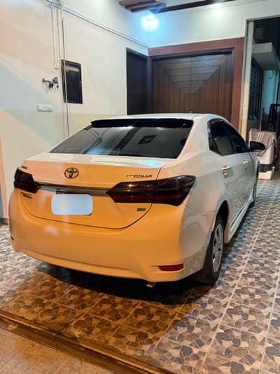 Auto (NEED URGENT PAYMENT ) Toyota Corolla GLI 2017 Auto my family car