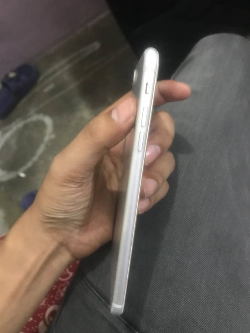 Apple iPhone 7 Plus 2