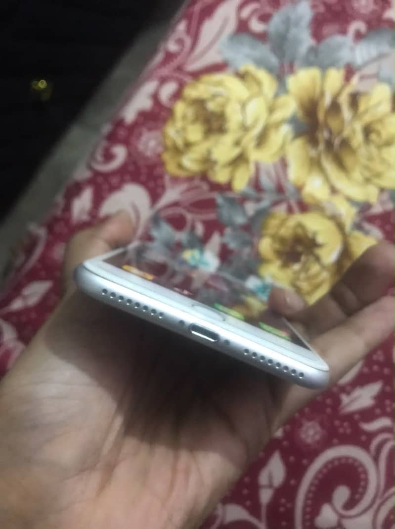 Apple iPhone 7 Plus 3