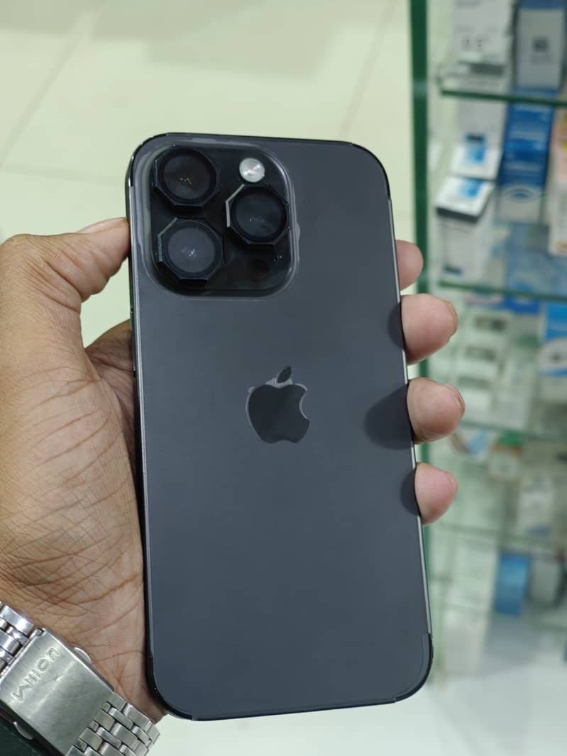 Apple iPhone 14 Pro 1