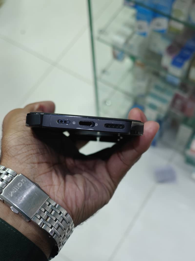 Apple iPhone 14 Pro 2