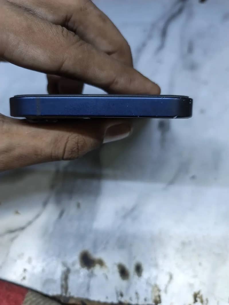 Apple iPhone 12 5