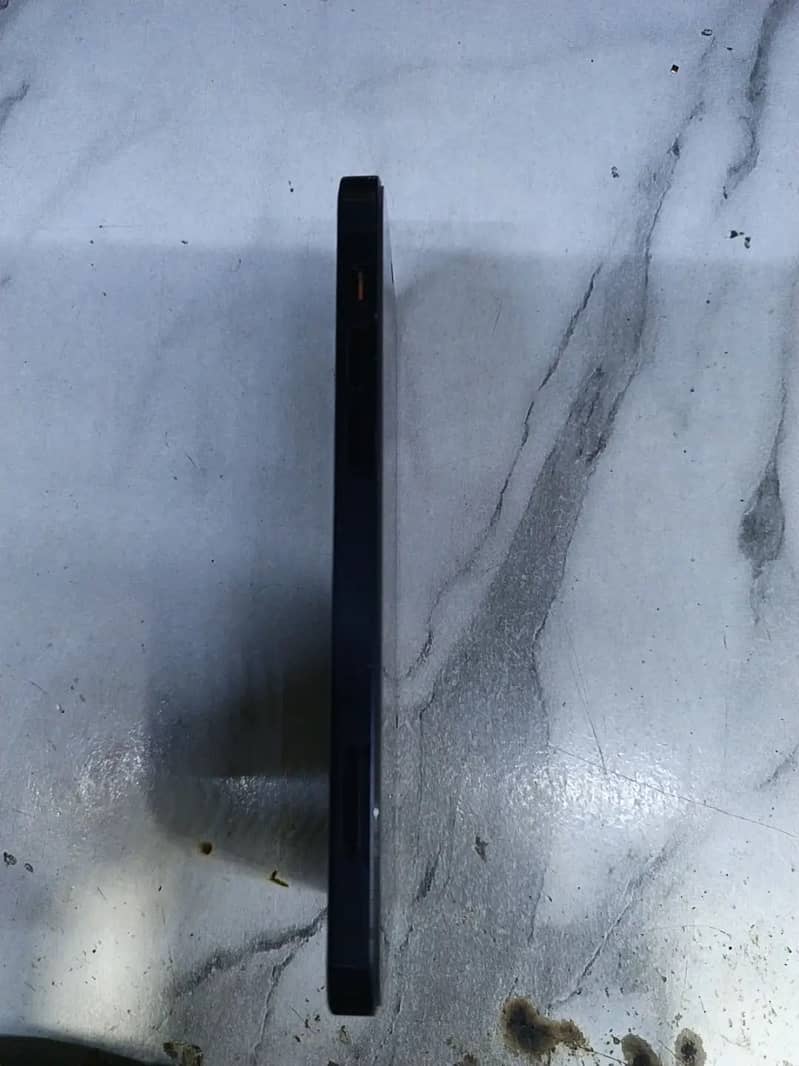 Apple iPhone 12 6