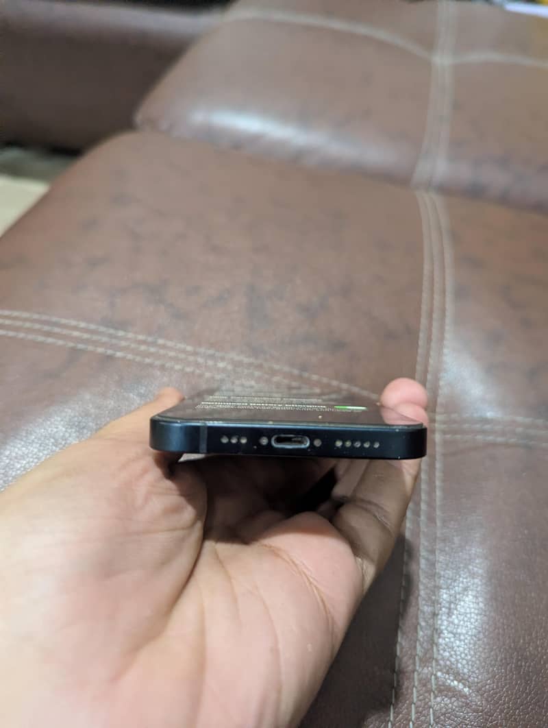 Apple iPhone 13 4