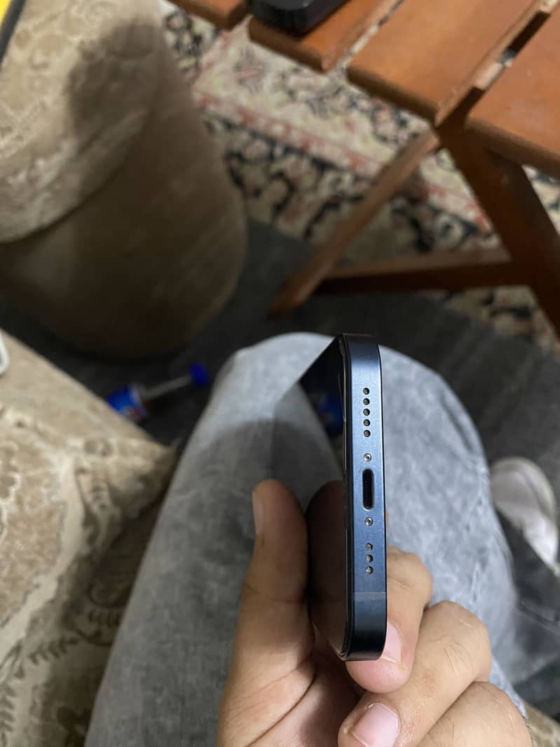 Apple iPhone 13 7