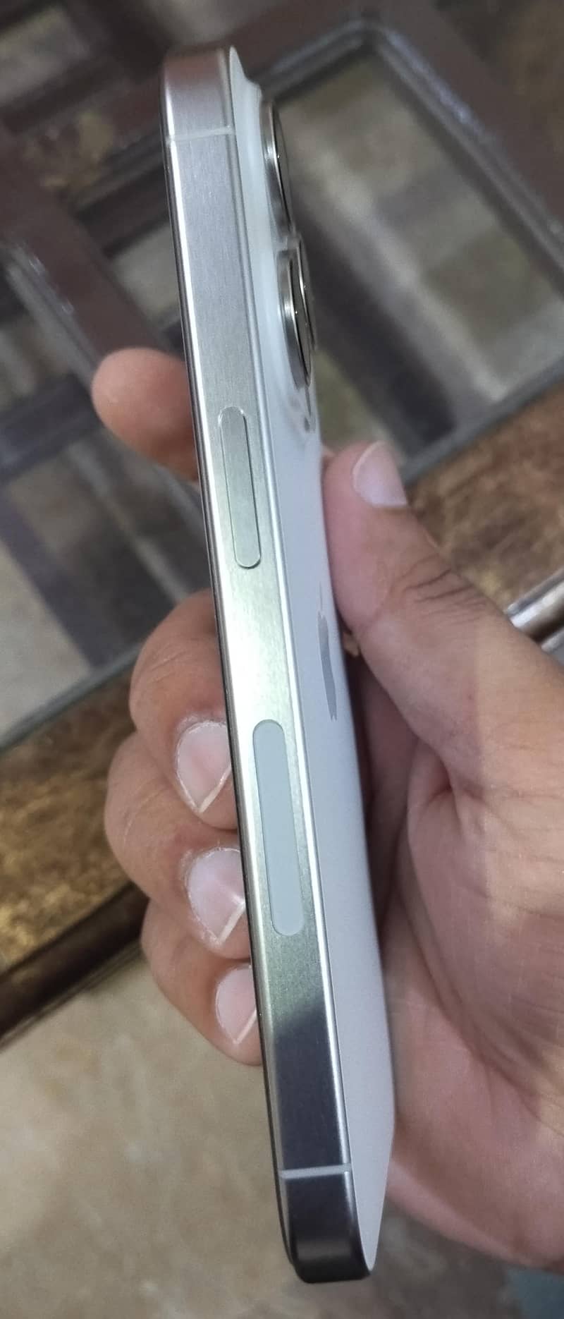 Apple iPhone 15 Pro 3