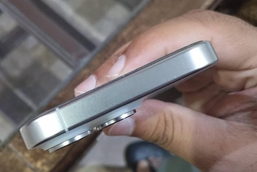 Apple iPhone 15 Pro 6