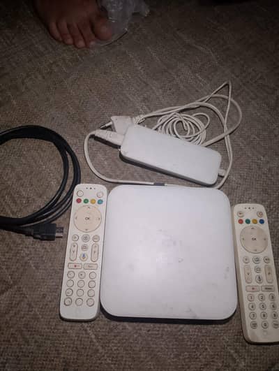 Deutsche Telekom Android TV Media Receiver with 2 Remotes