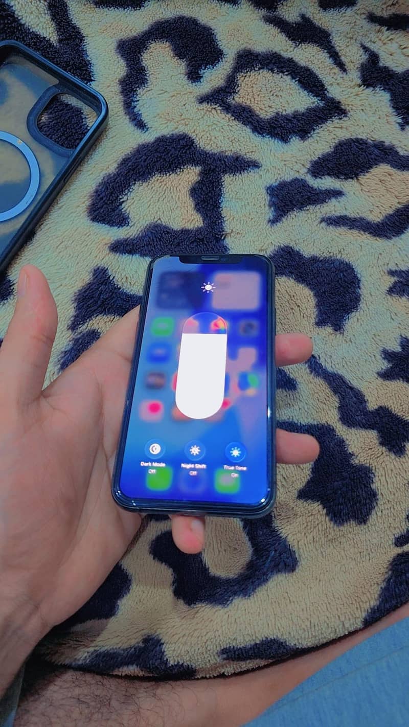 Apple iPhone 11 Pro 1