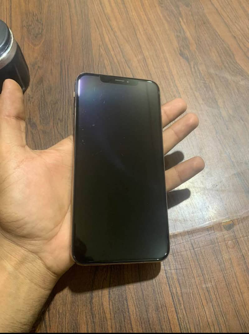 Apple iPhone XS Max 1