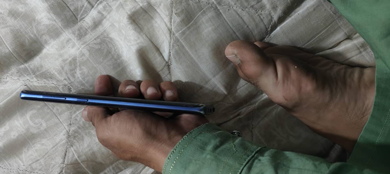 Samsung Mobile Note 9 7