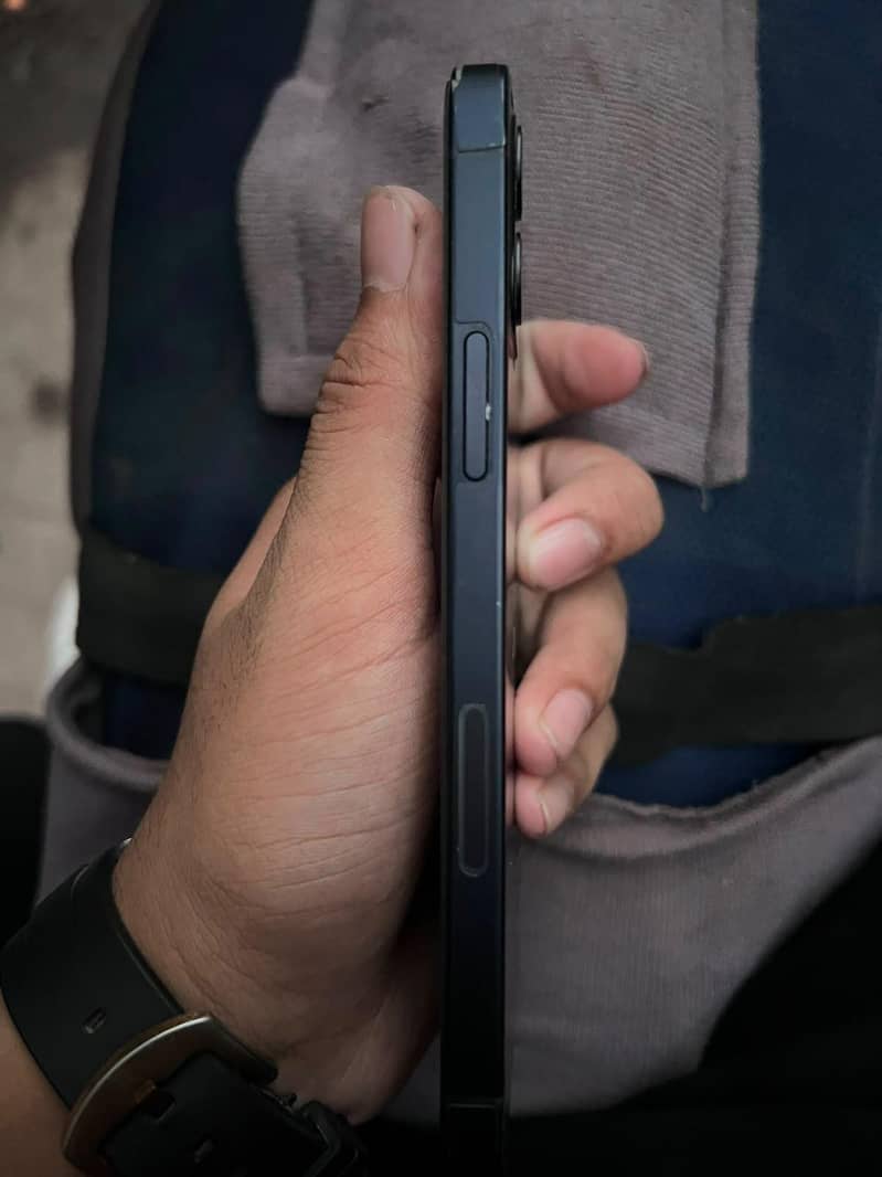 Apple iPhone 12 2