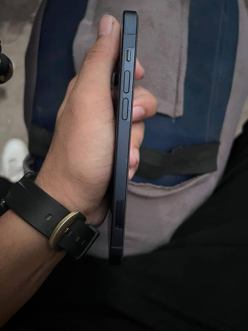 Apple iPhone 12 3