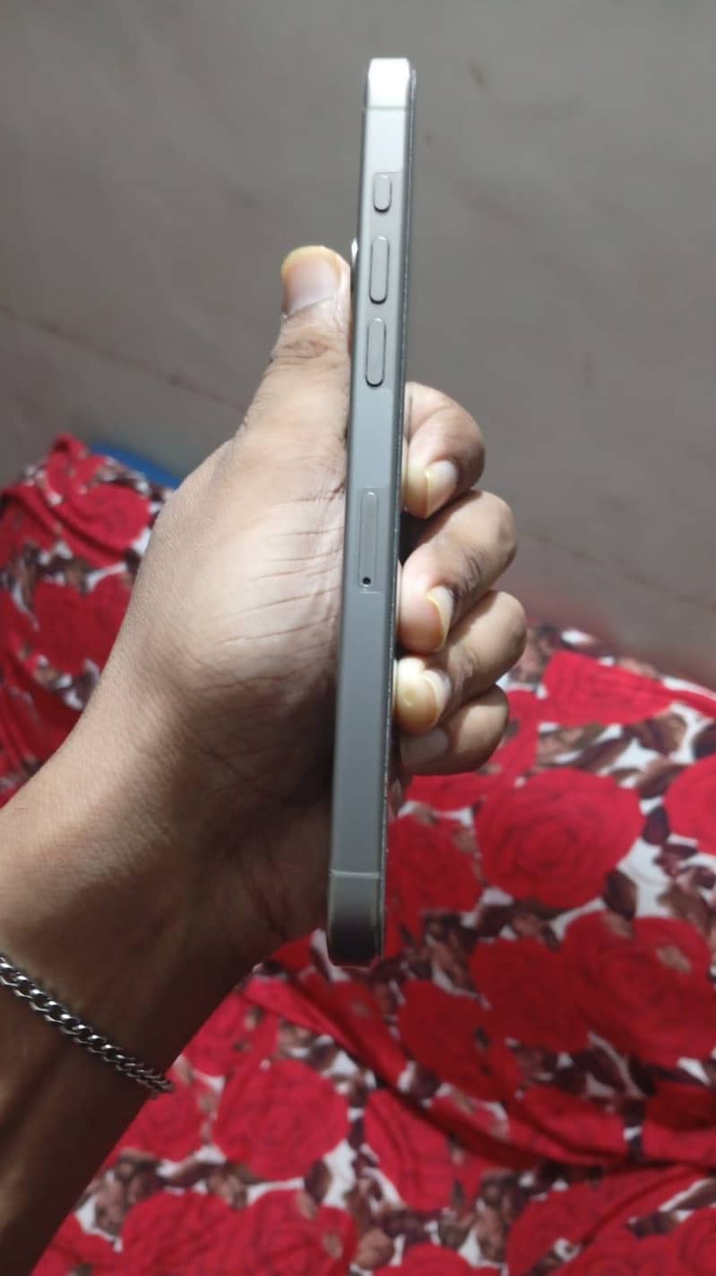 Apple iPhone 15 Pro Max 5