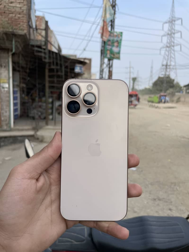 Apple iPhone 16 Pro Max 0
