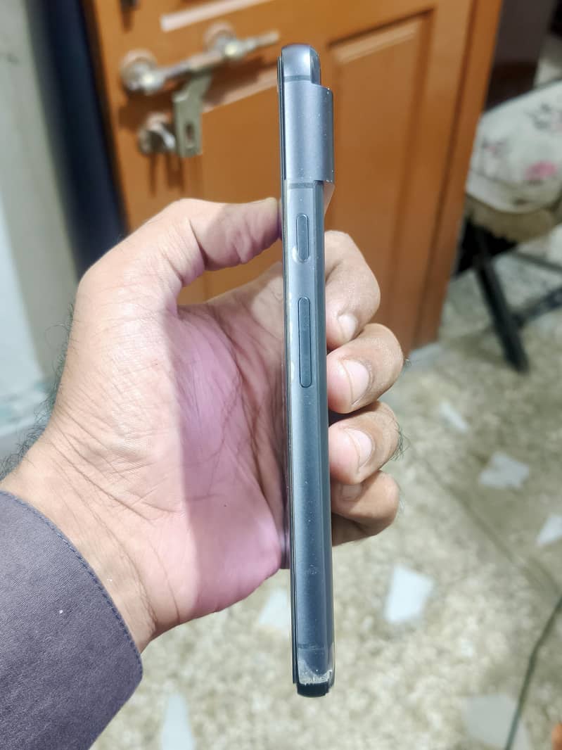 Google Pixel 8 4