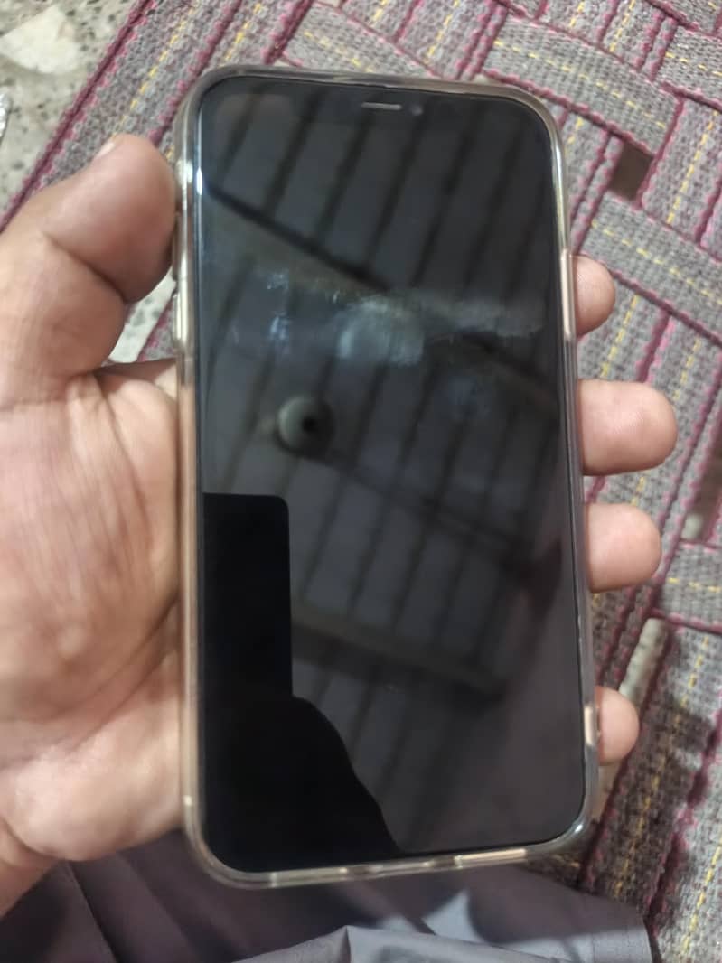 Apple iPhone 11 0