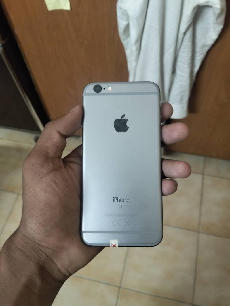 Apple iPhone 6S 1
