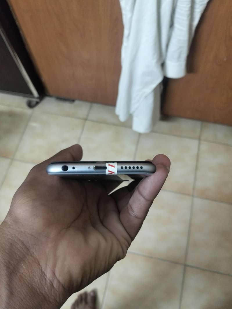 Apple iPhone 6S 3